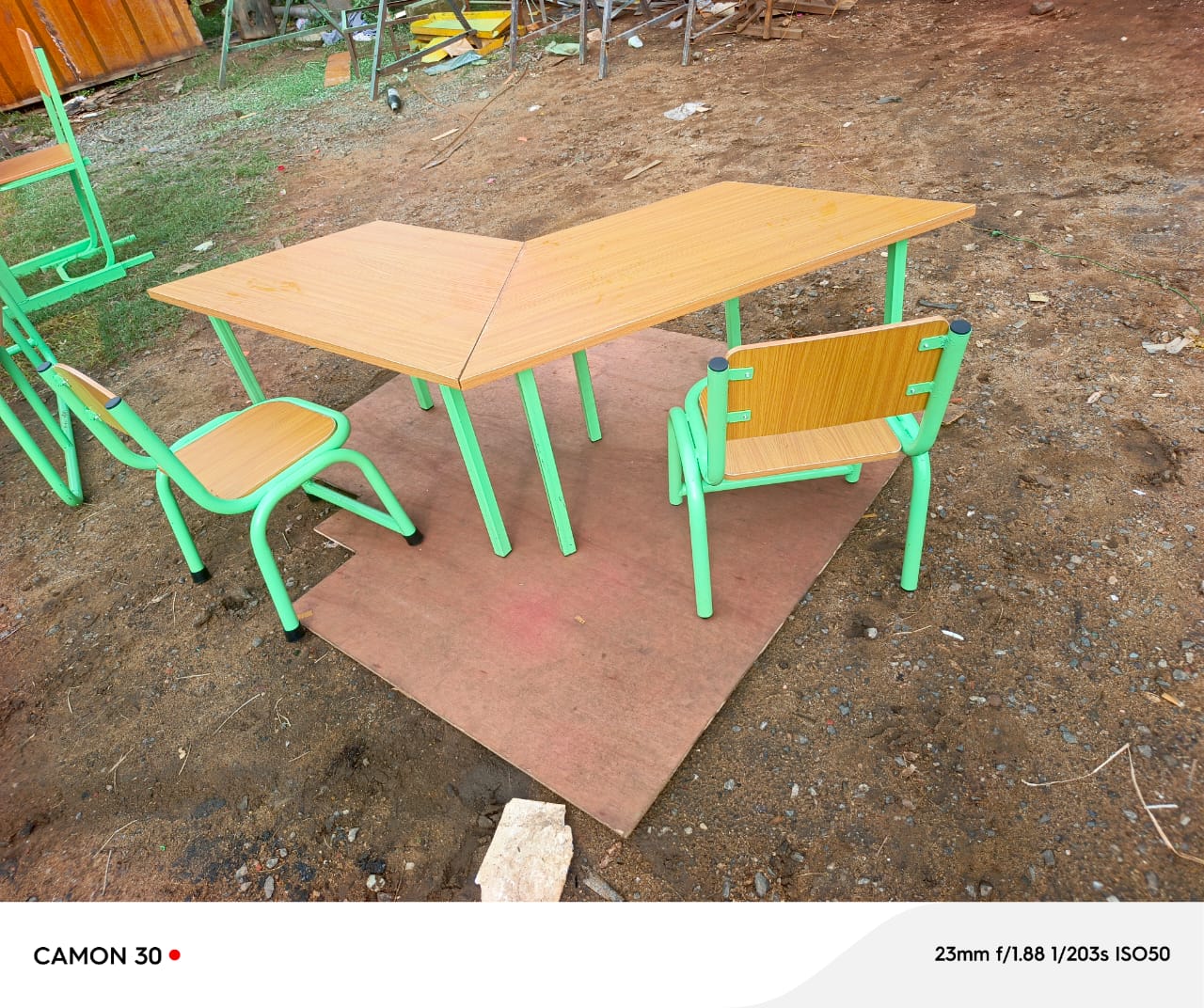 Mobilier scolaire métallique